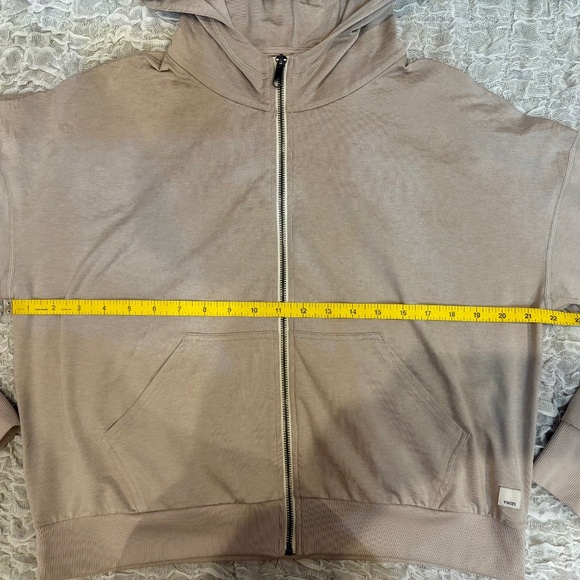Vuori Halo Modern Zip Hoodie Ecru Heather Sweatshirt Athletic Jacket Med NWOT - Picture 8 of 10